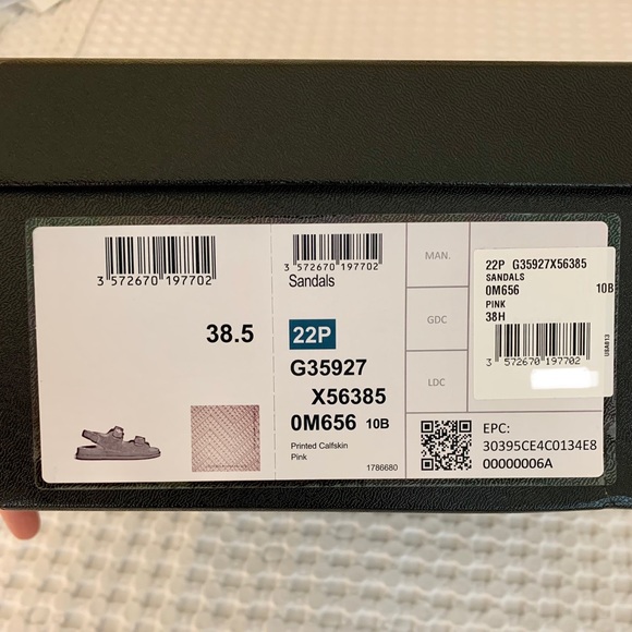 Chanel Dad Sandals Medallion Light Pink Calfskin Size 38.5 NWT - Picture 13 of 13